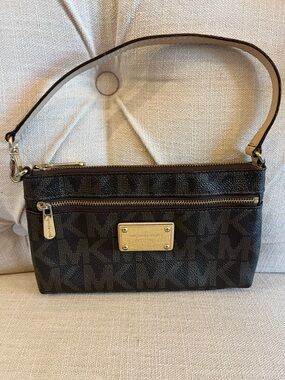 Michael Kors Large Wristlet Jet Set MK Logo Brown Zip Clutch Wallet Purse